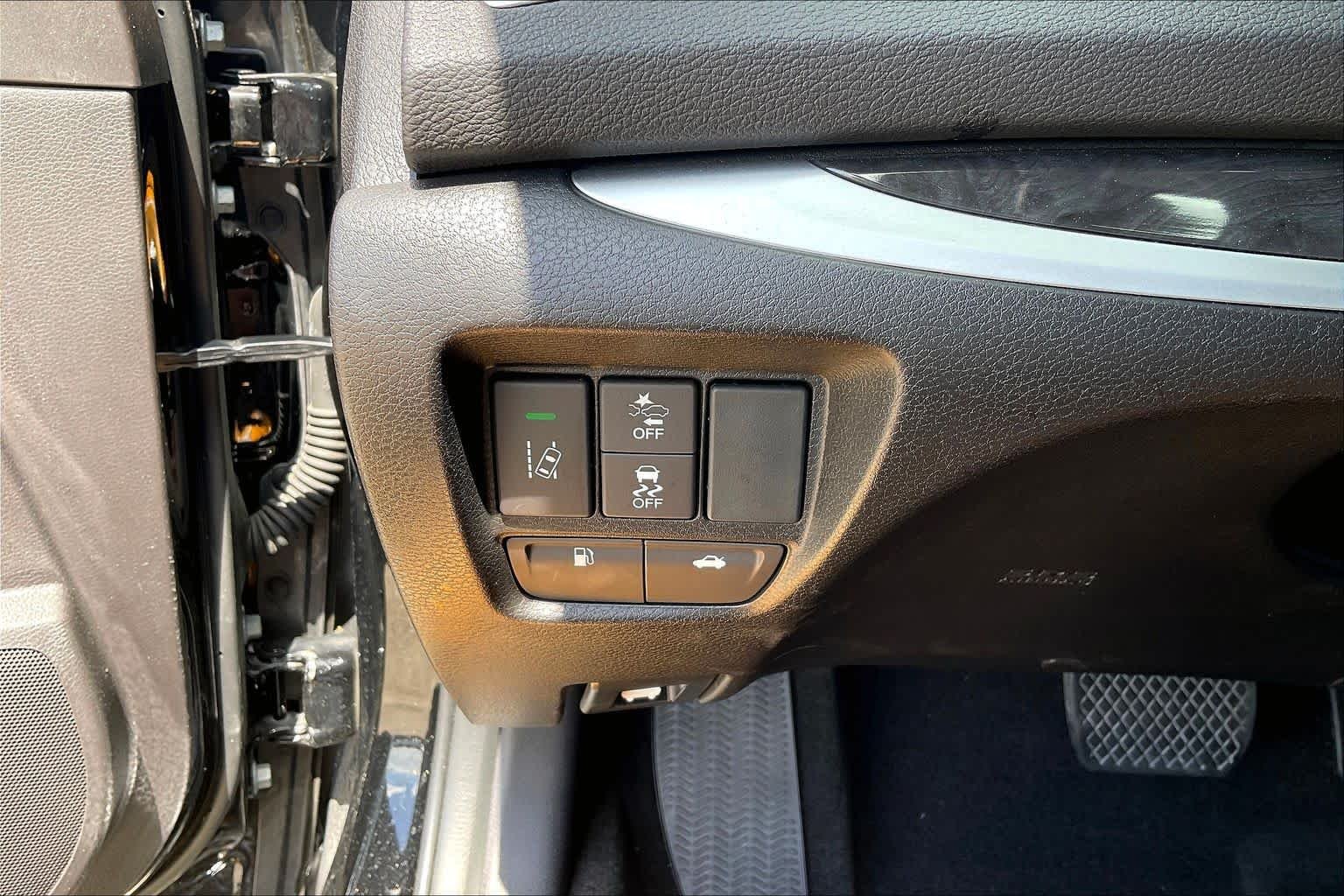 Used 2018 Crystal Black Pearl Acura w/Technology Pkg image 33