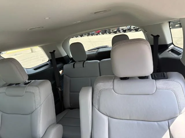 New 2026 Star White Metallic Tri-Coat Ford Active image 45
