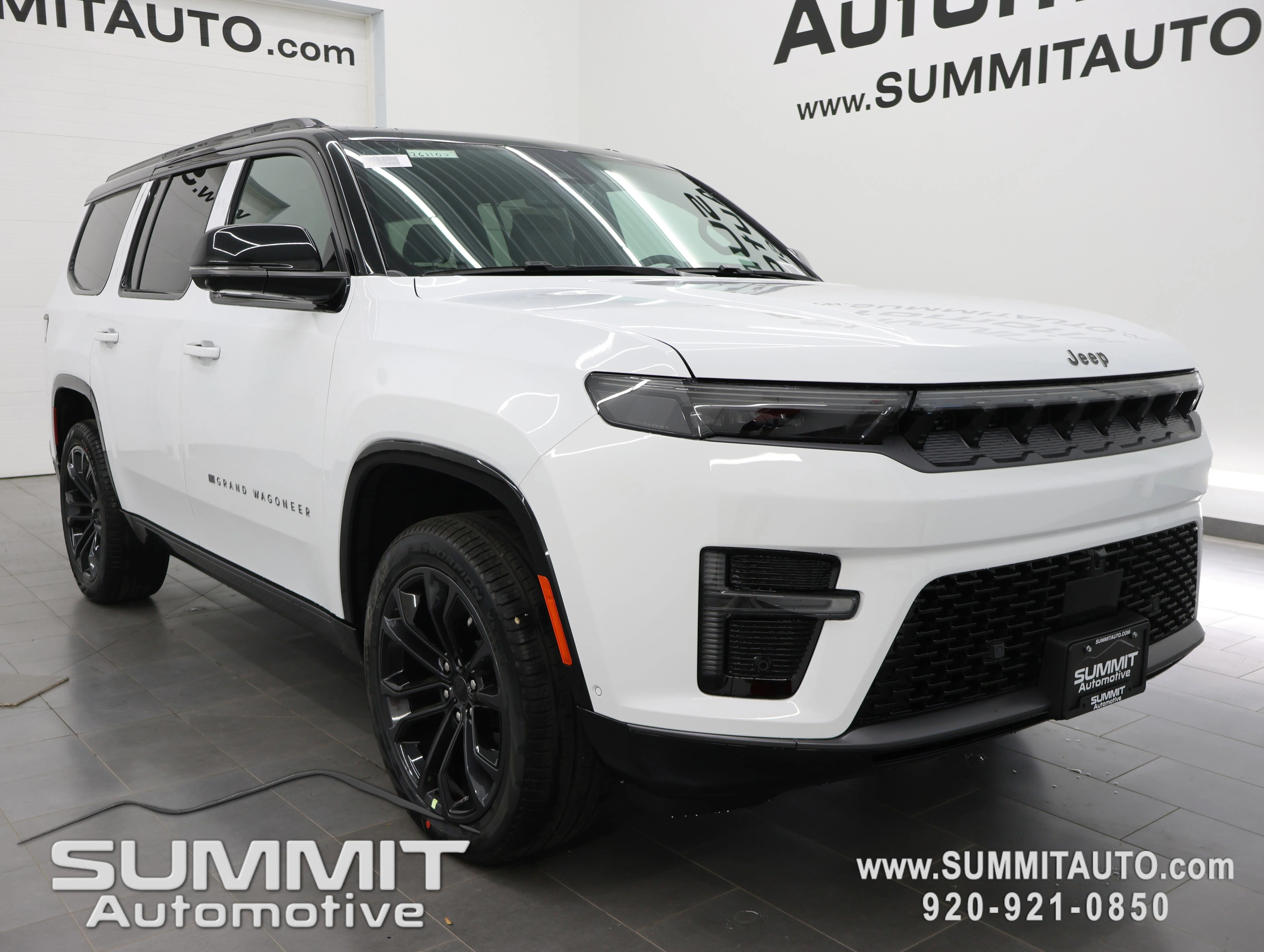 New 2026 Bright White Clear-Coat Exterior Paint Jeep Summit Obsidian image 2