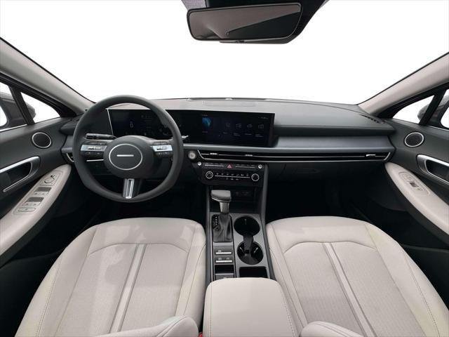 New 2026 Transmission Blue Hyundai SE image 13