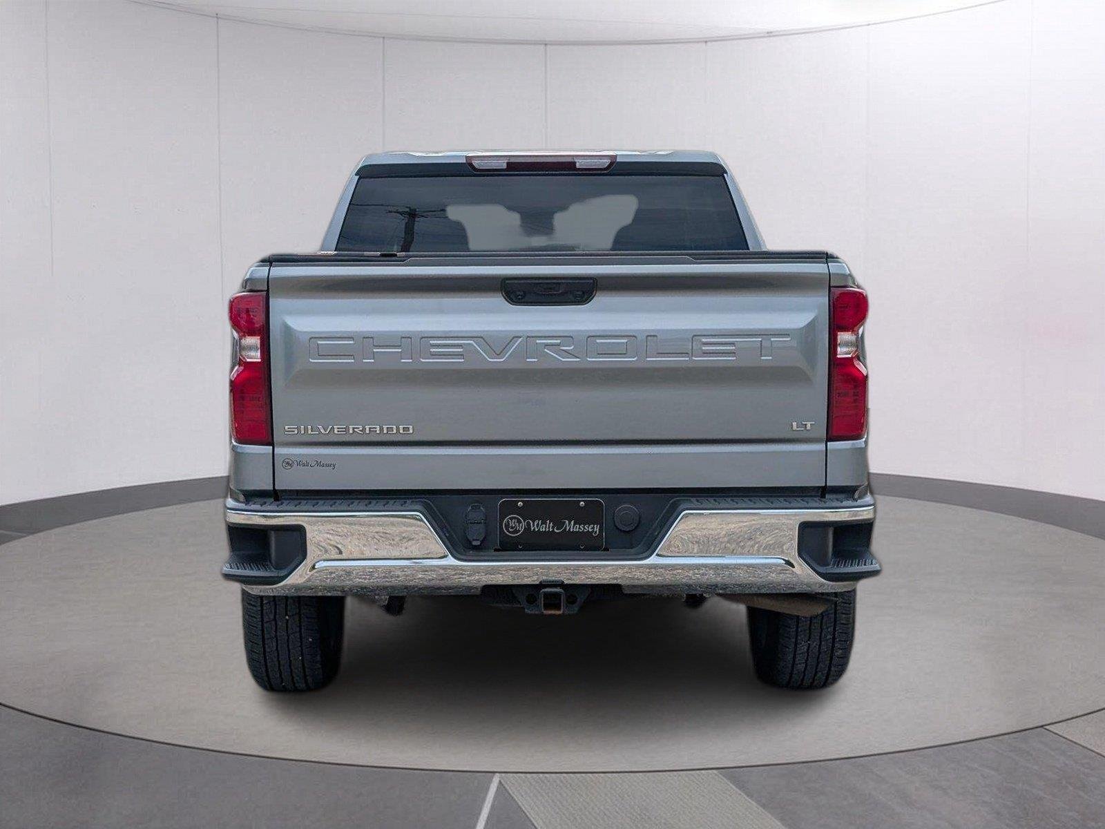 Used 2023 STERLING GRAY METALLIC Chevrolet LT image 4