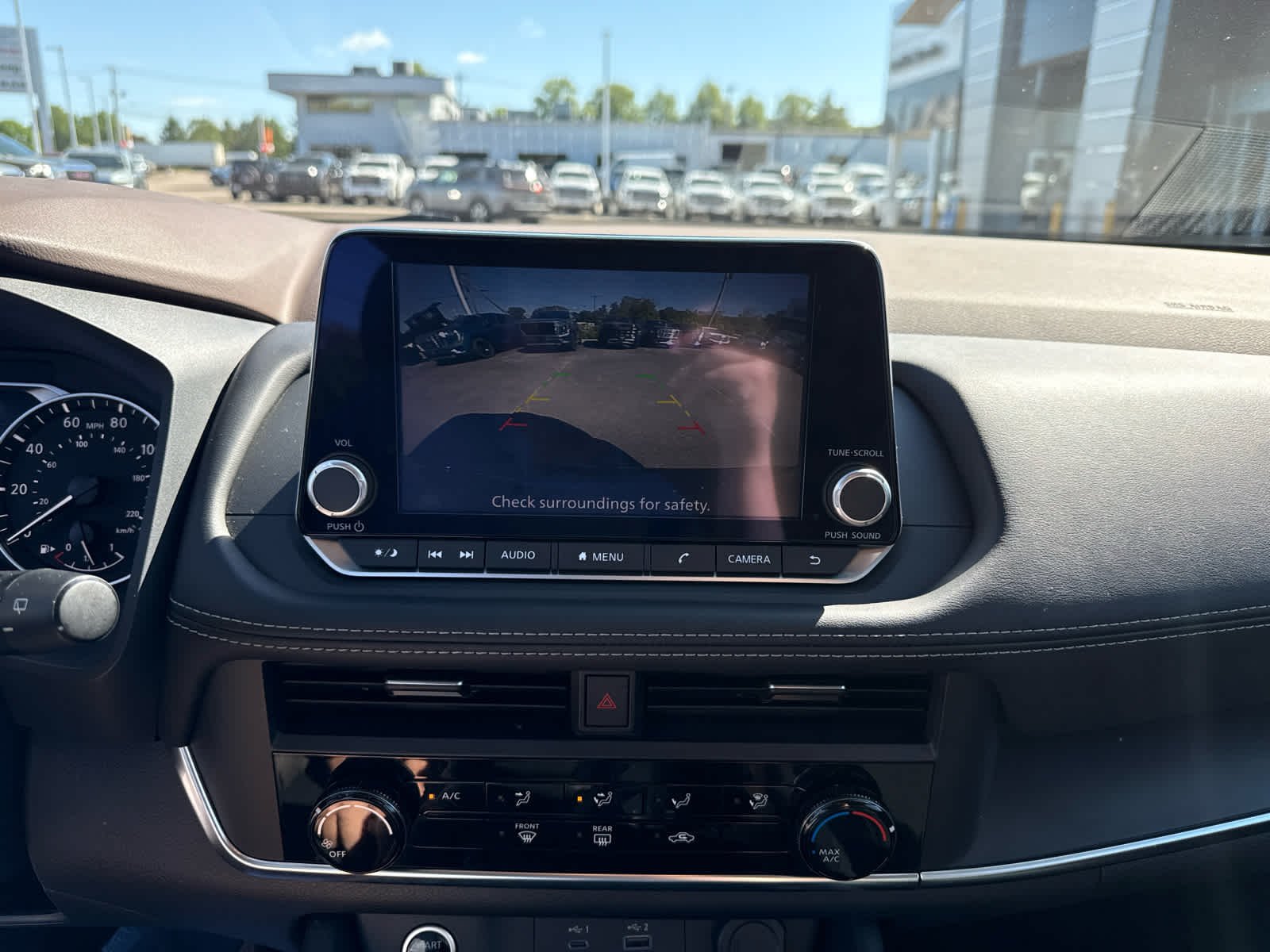 Used 2023 Blue Nissan S image 18