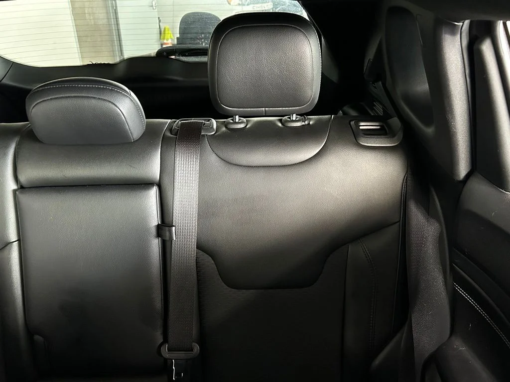 Used 2022 Granite Crystal Metallic Clearcoat Jeep Latitude image 14