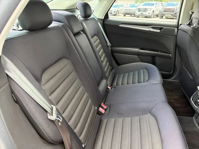 Used 2014 Red Ford SE image 29