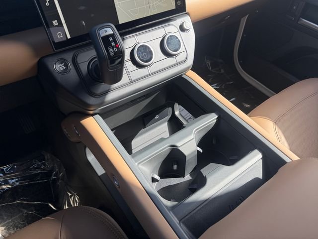 New 2026 Fuji White Land Rover X-Dynamic SE image 24