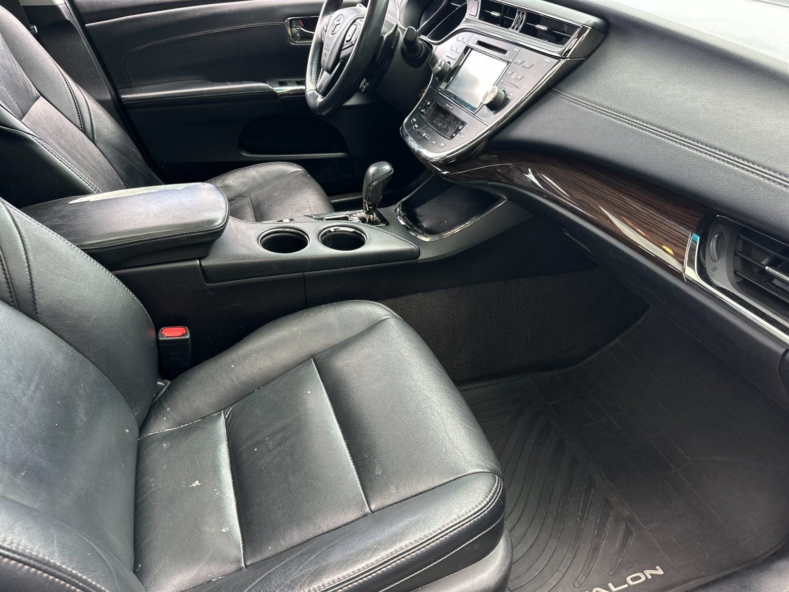 Used 2015 Mica Toyota XLE Touring image 14