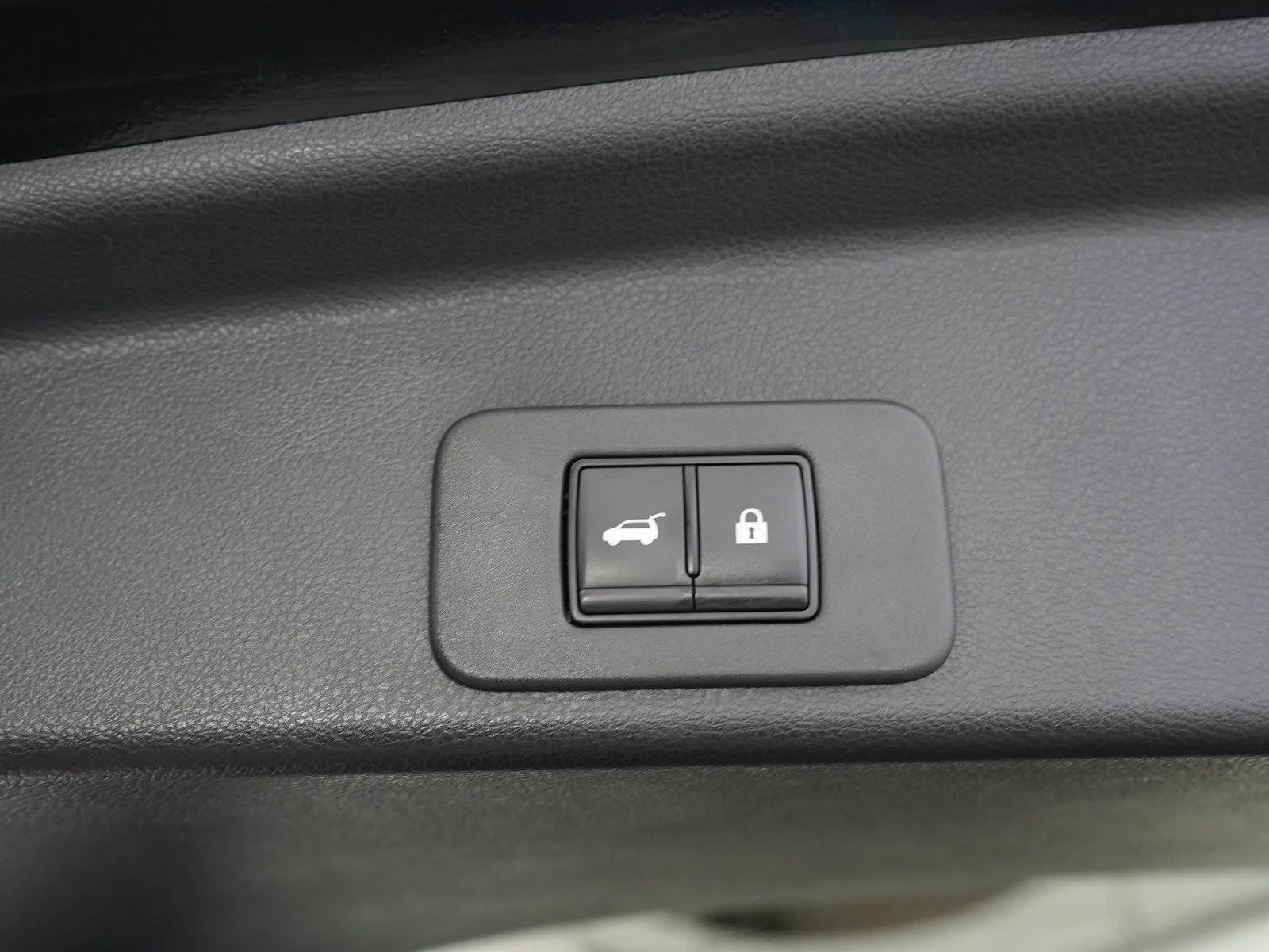 Used 2026 Super Black Nissan SL image 11