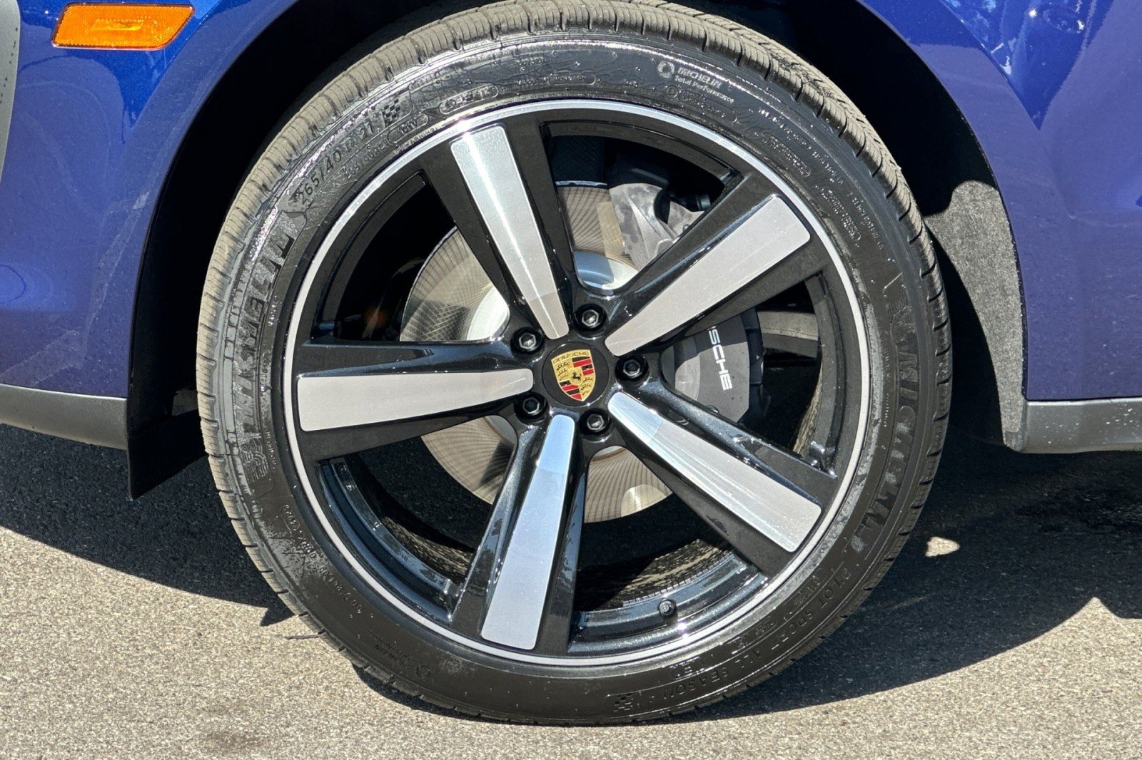 New 2026 Gentian Blue Metallic Porsche AWD image 27