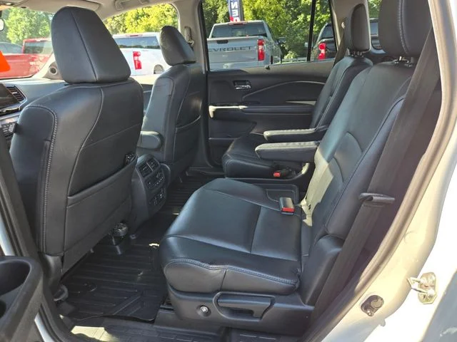 Used 2019 White Honda Touring image 14