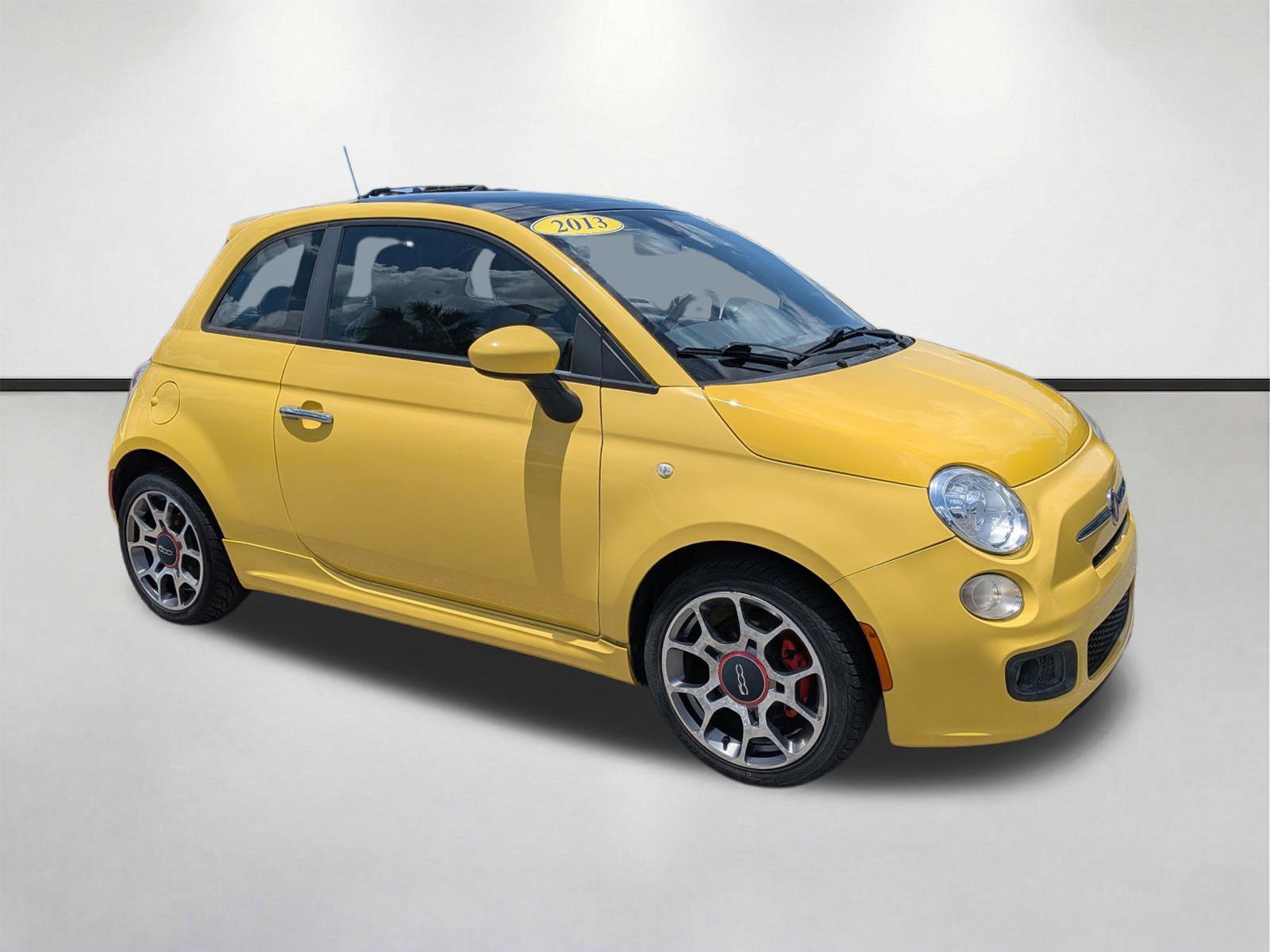 2013 FIAT 500 Sport's photo