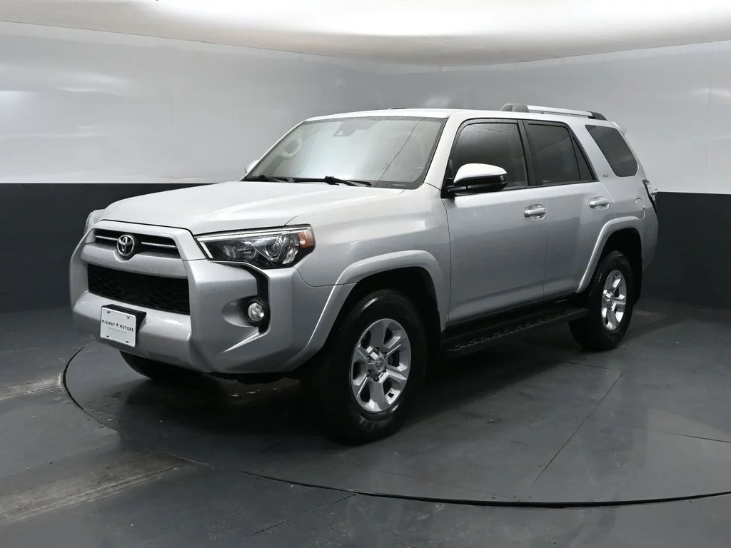 Used 2020 Silver Toyota SR5 image 5
