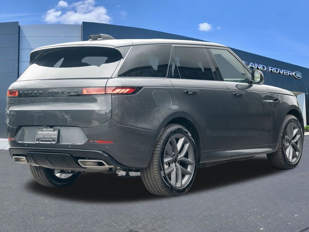 New 2026 Carpathian Grey LAND ROVER Dynamic SE image 4