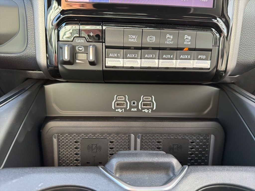2026 RAM 3500 Chassis Big Horn - Photo 25