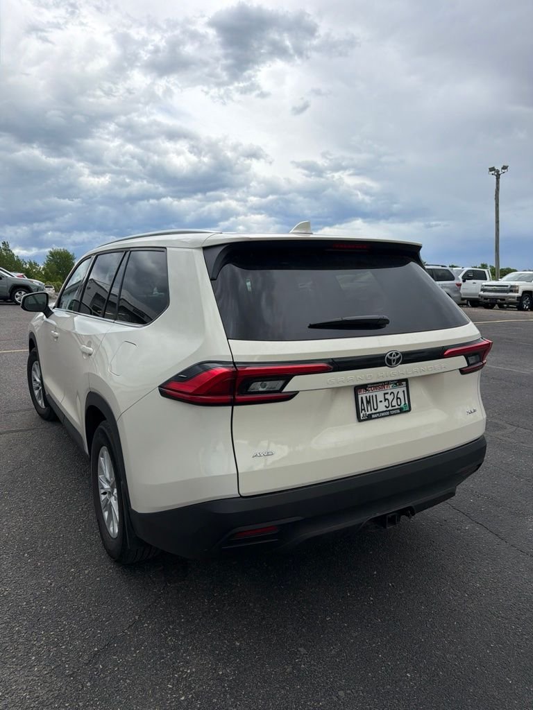 Used 2024 White Toyota XLE image 3
