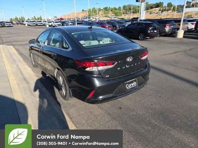 Used 2019 Black Hyundai SE image 5