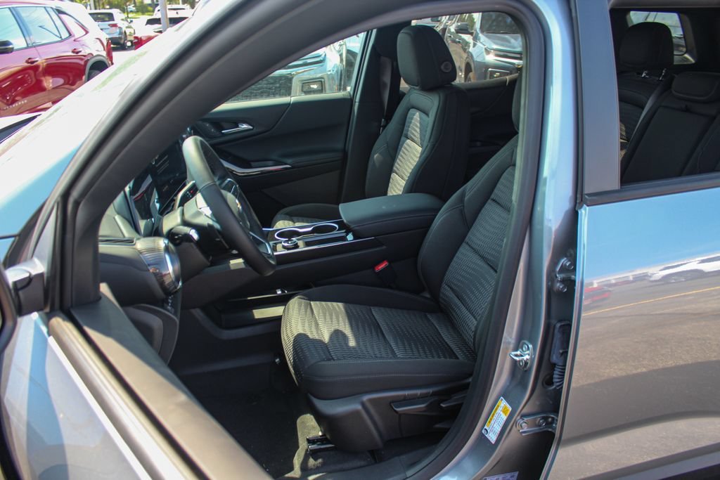 2027 Chevrolet Equinox LT - Photo 14