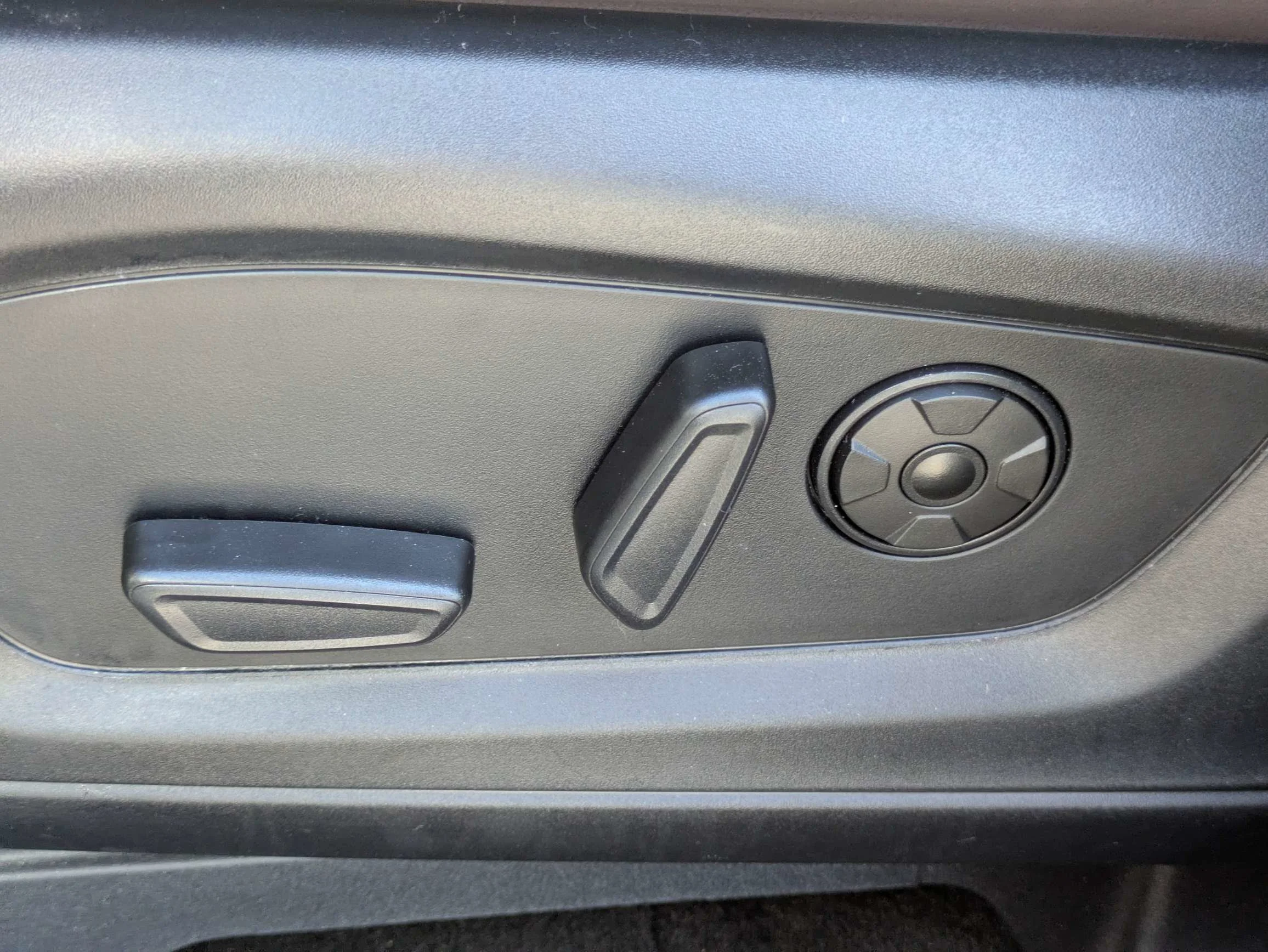 Certified Used 2026 Light Blue Clearcoat Metallic Ford Platinum w/Massaging Seats, 13.2 Screen, 360 Camera, & Pwr 3rd Row image 21