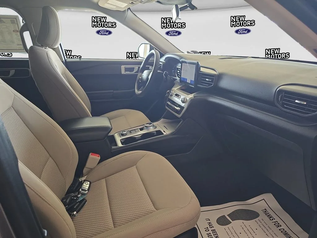 Used 2022 Gray Metallic Ford Base image 15
