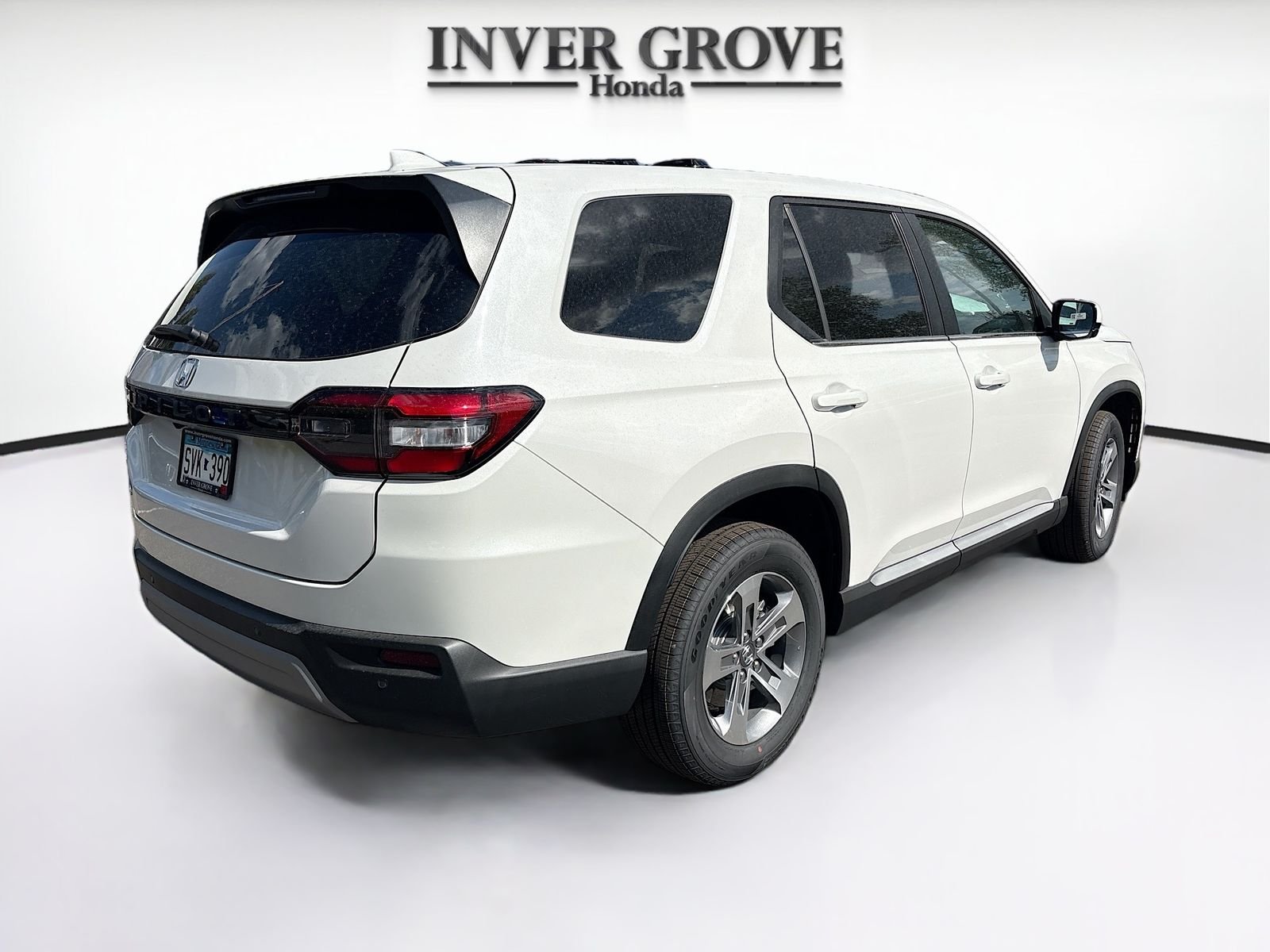 Certified Used 2025 Platinum White Pearl Honda AWD EX-L image 4