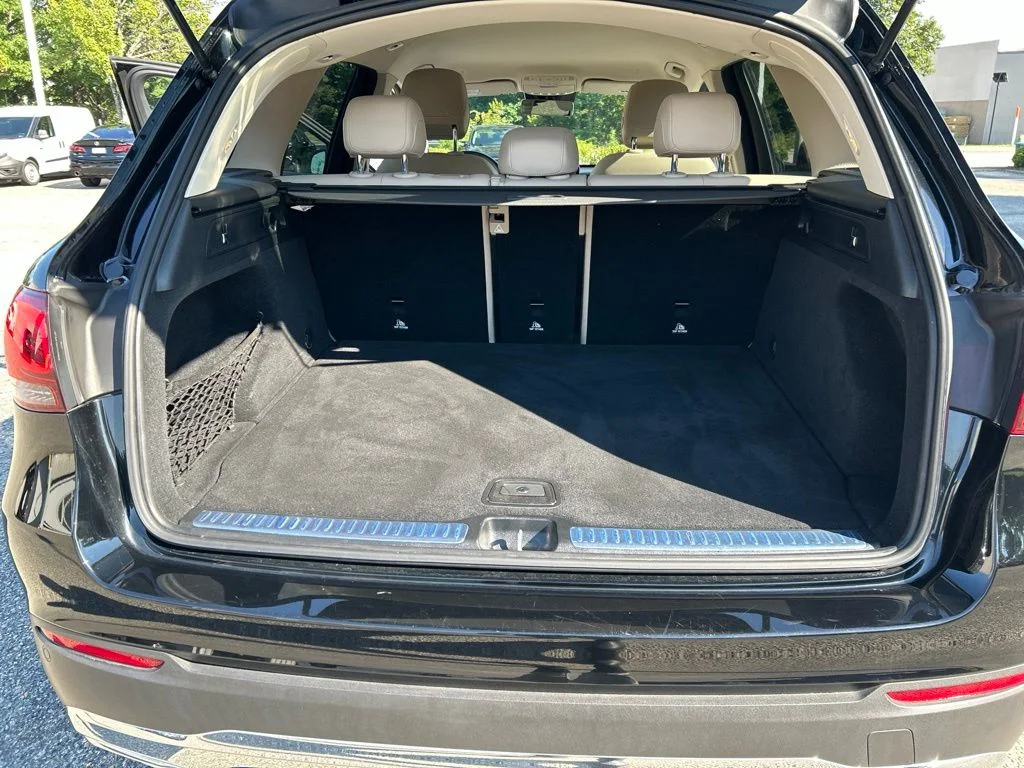 Used 2022  Mercedes-Benz GLC 300 image 21
