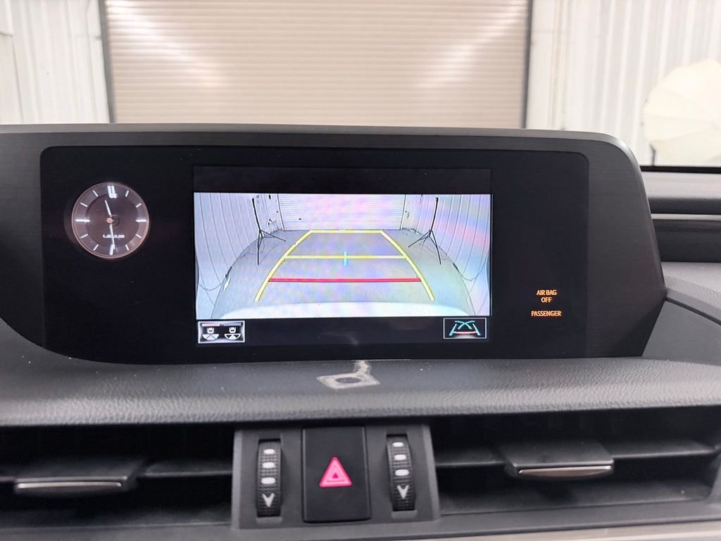 Used 2021 White Lexus 350 image 16