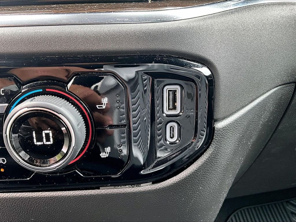 Used 2024 Red Chevrolet RST image 27