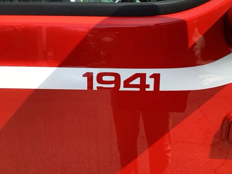 New 2026 Firecracker Red Clear-Coat Exterior Paint Jeep Sahara image 12