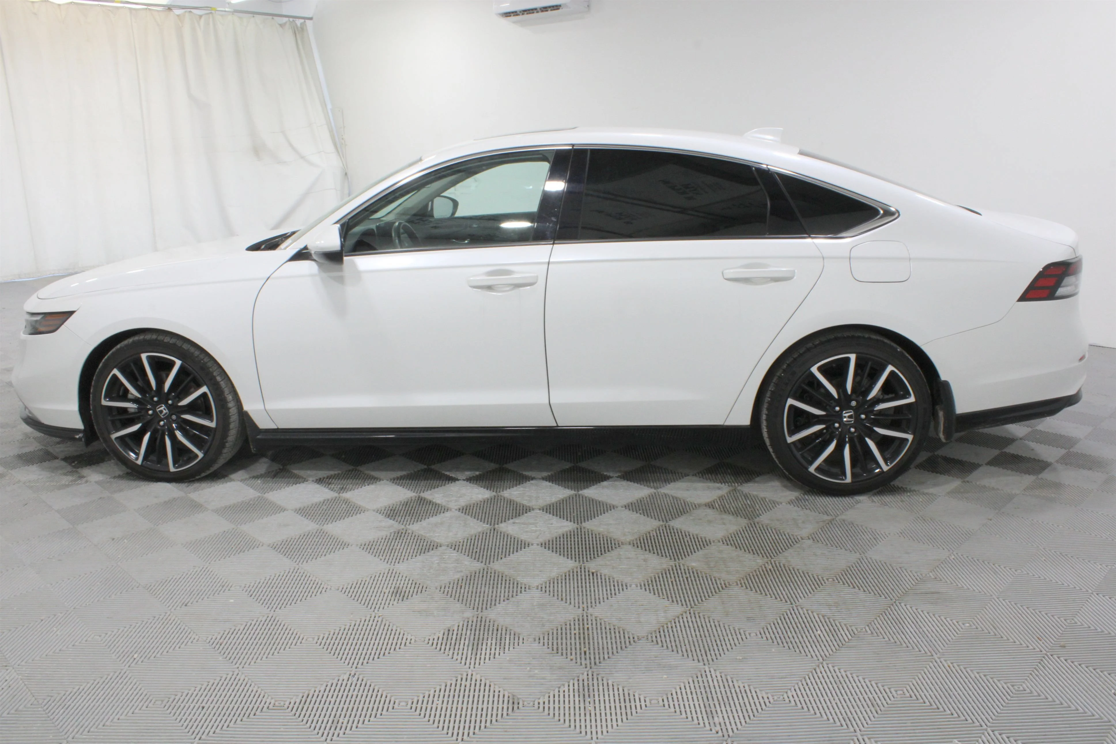 2023 Honda Accord Hybrid Touring - Photo 29