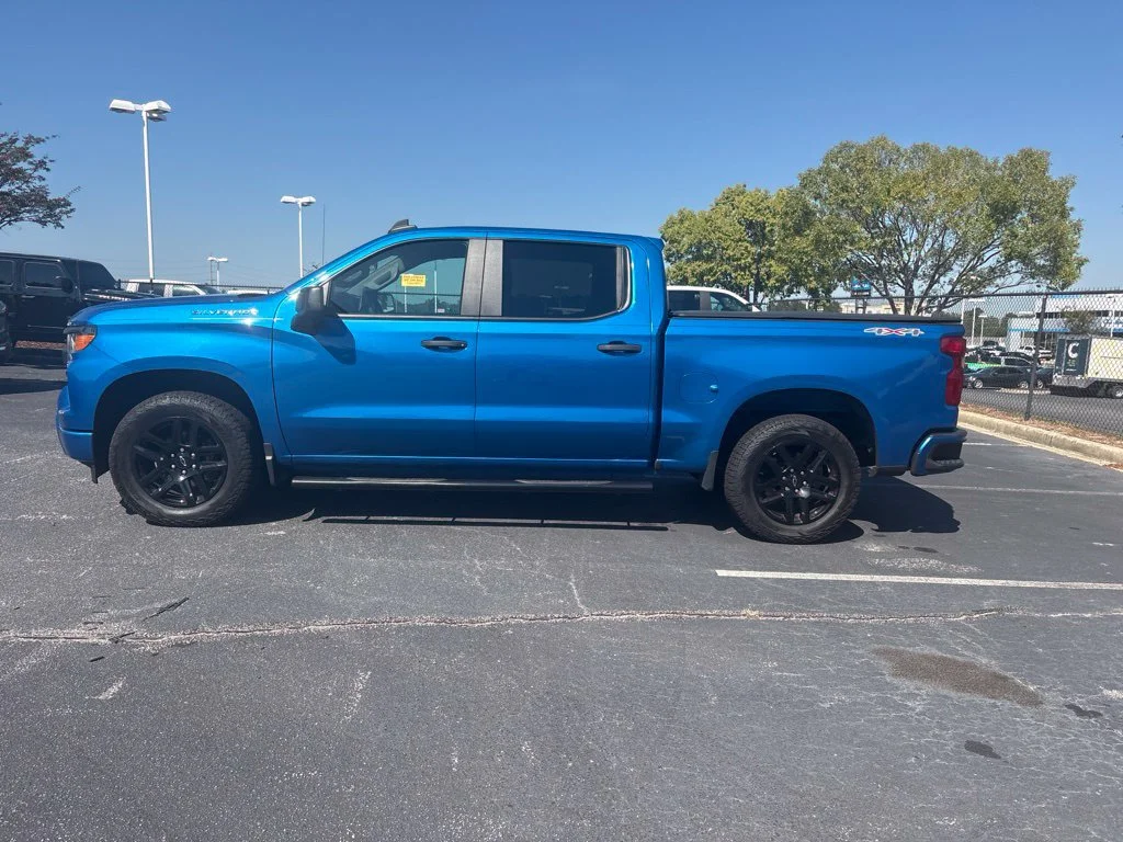 Used 2022 GLACIER BLUE METALLIC Chevrolet Custom image 7