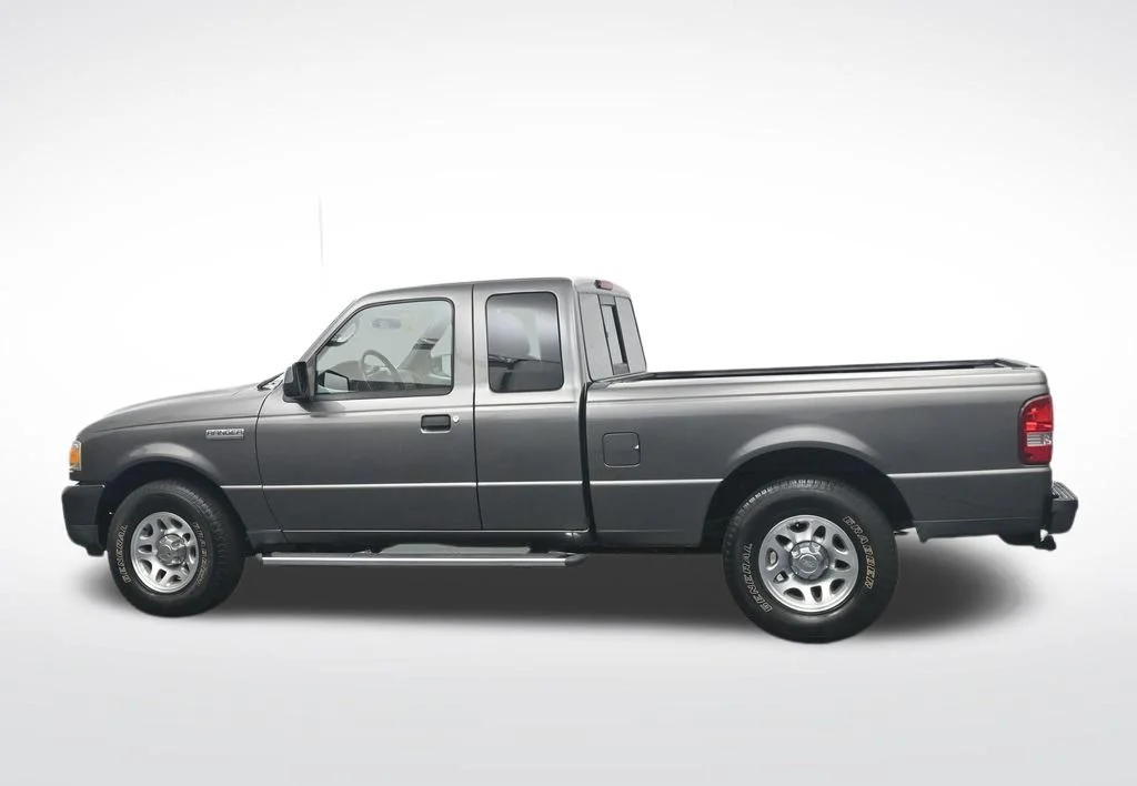 Used 2011 Dark Shadow Gray Metallic Ford XLT image 10