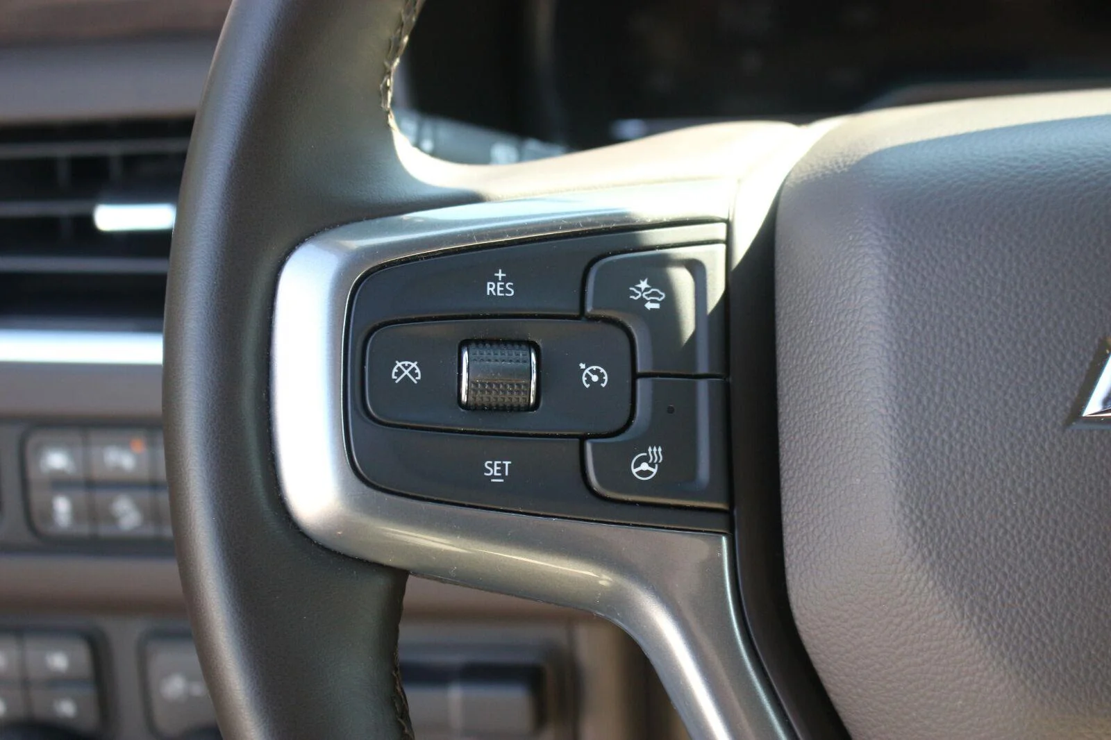 Used 2024 Black Chevrolet Z71 image 22