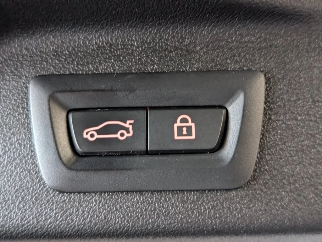 Certified Used 2020 Gray BMW xDrive40i image 19