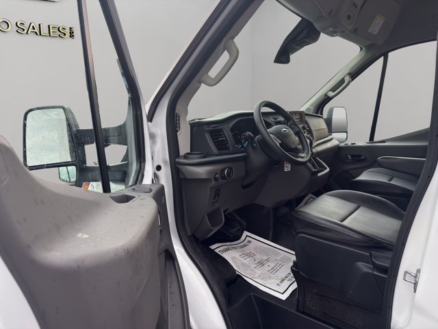 Used 2024 White Ford  image 27