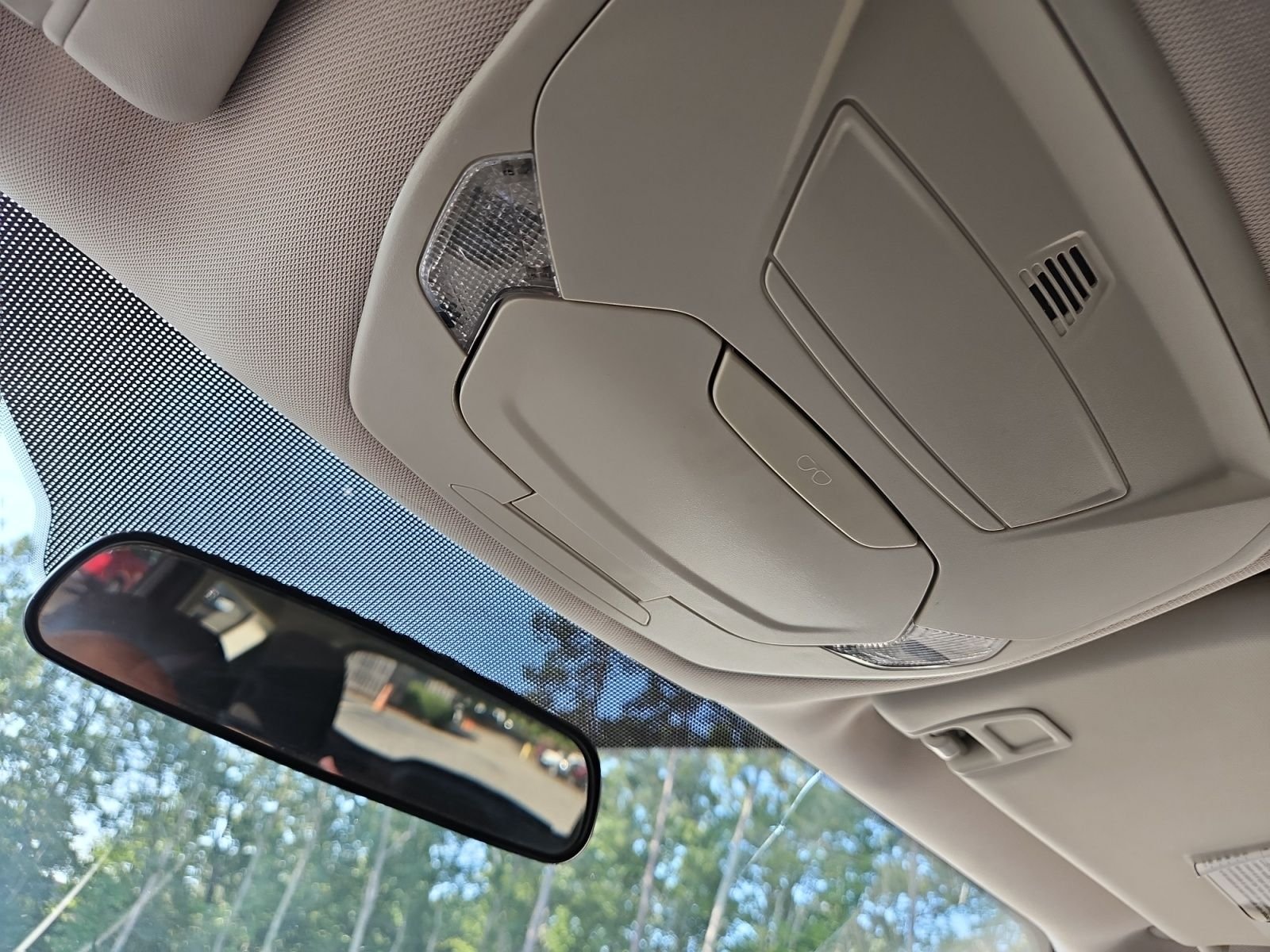 Used 2017 Gray Ford SE image 29