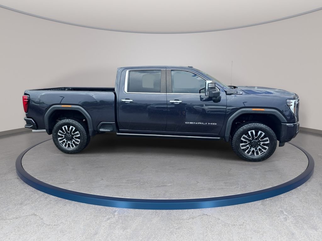 Used 2024 Silver GMC Denali Ultimate image 5