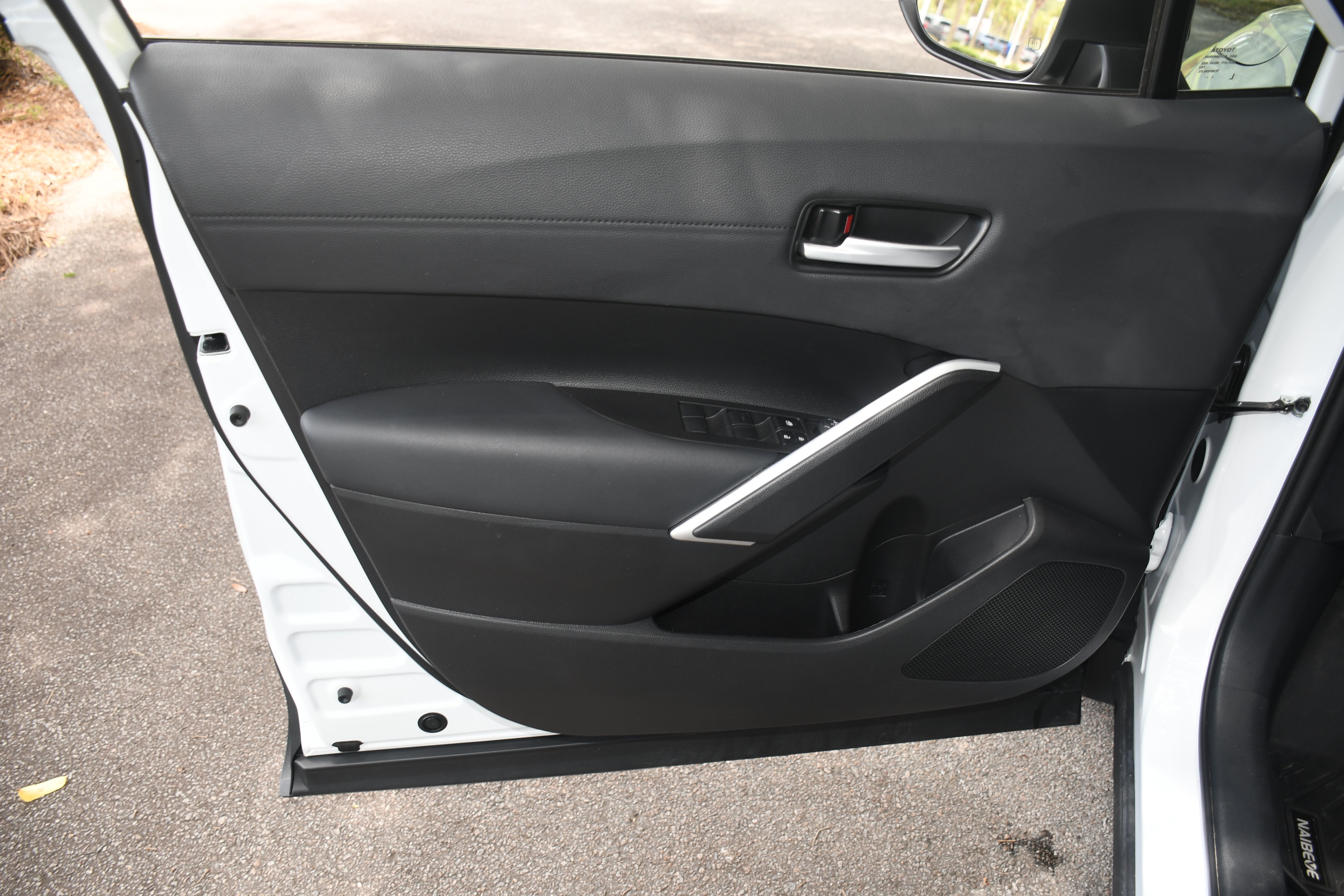 Used 2025 Beige Toyota Hybrid XSE image 10