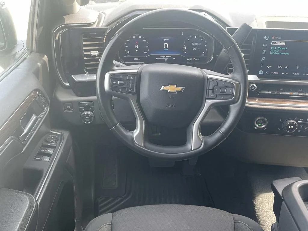2023 Chevrolet Silverado 1500 LT - Photo 10