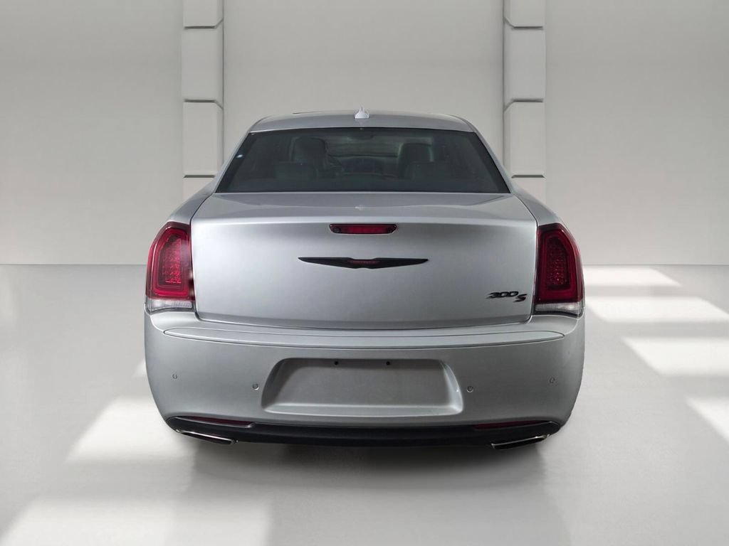 Used 2023 Silver Mist Clearcoat Chrysler 300S image 5