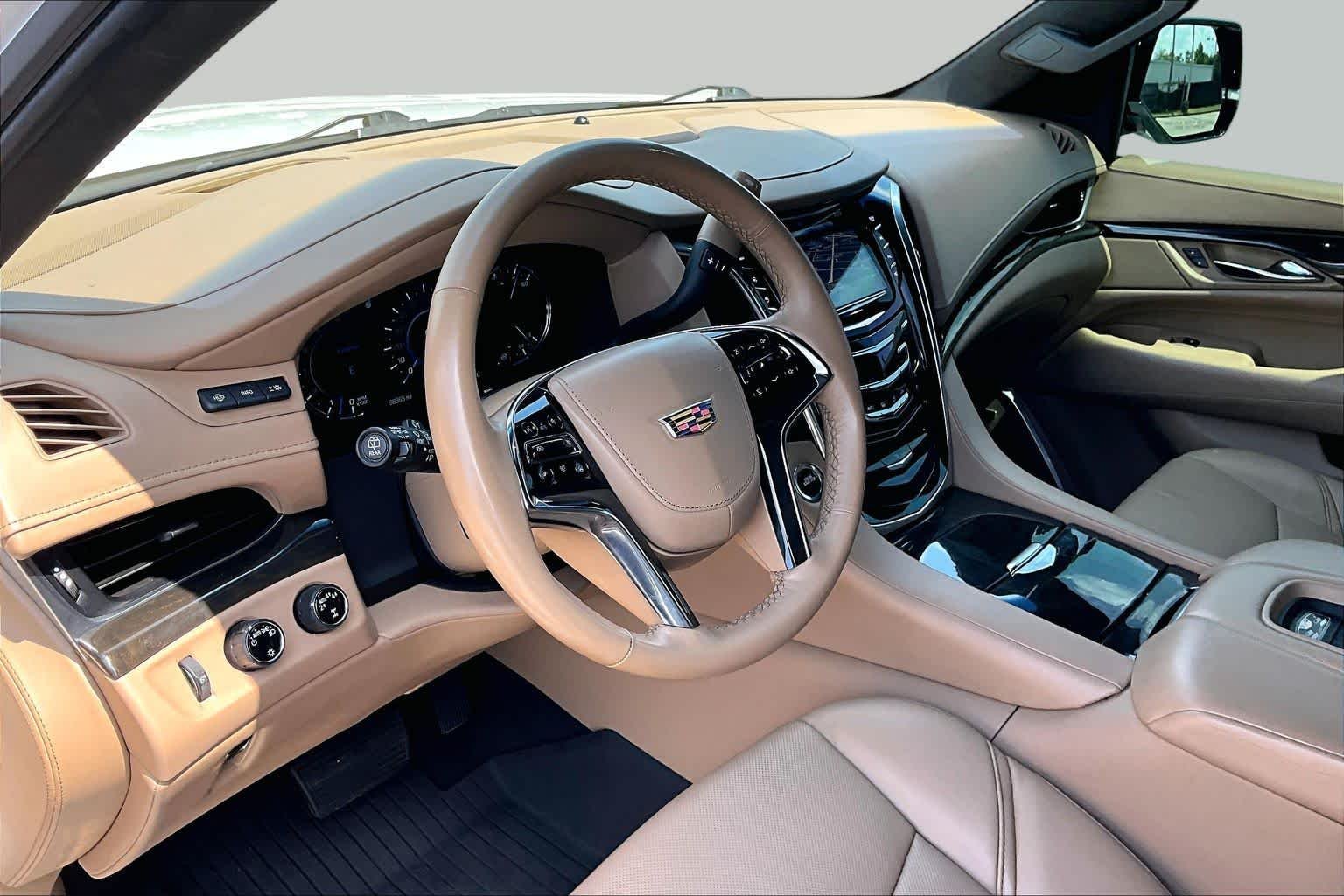 Used 2020 Crystal White Tricoat Cadillac Platinum image 18