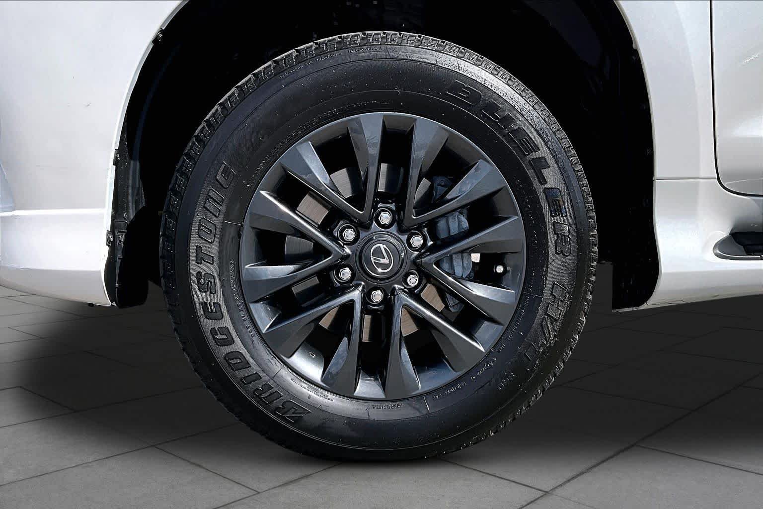 Used 2023 Eminent White Pearl Lexus Premium image 19