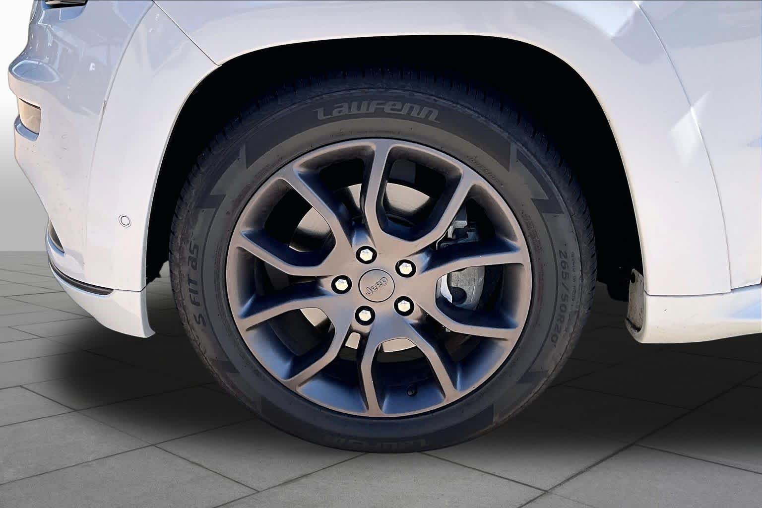 Used 2020 Bright White Clearcoat Jeep High Altitude image 10