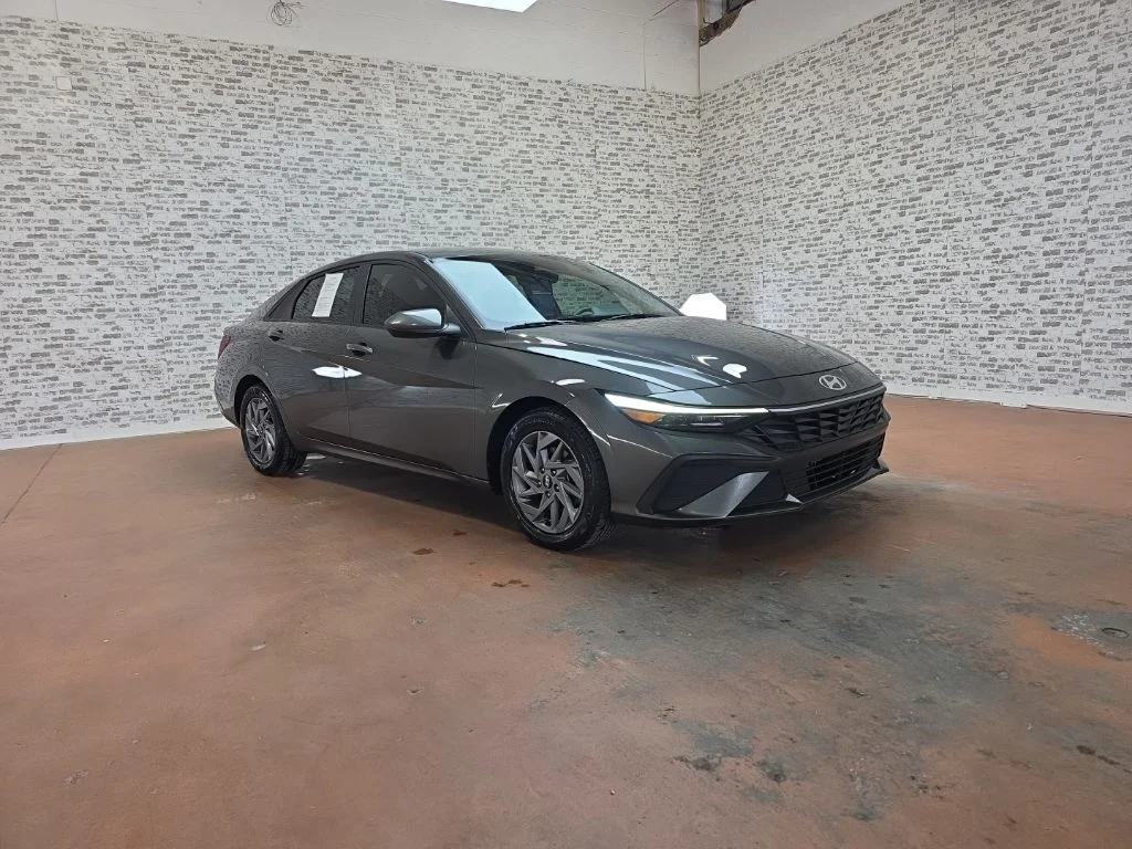 Used 2024 Amazon Gray Hyundai SEL image 1