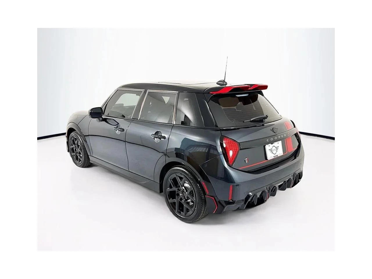 New 2026 Legend Grey Metallic MINI ICONIC image 7