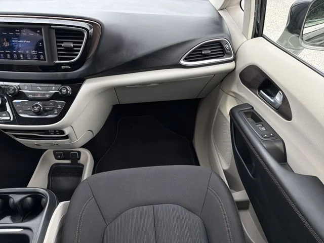 Used 2018 Black Chrysler Touring Plus image 18