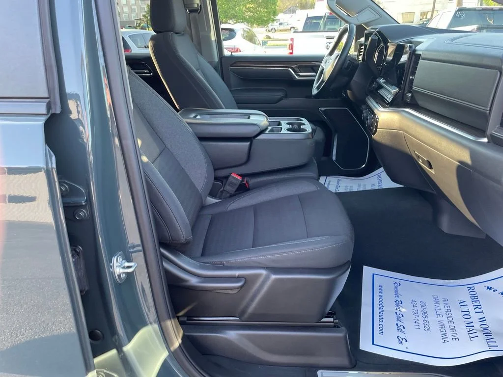 Used 2025 Cypress Gray Chevrolet LT image 16