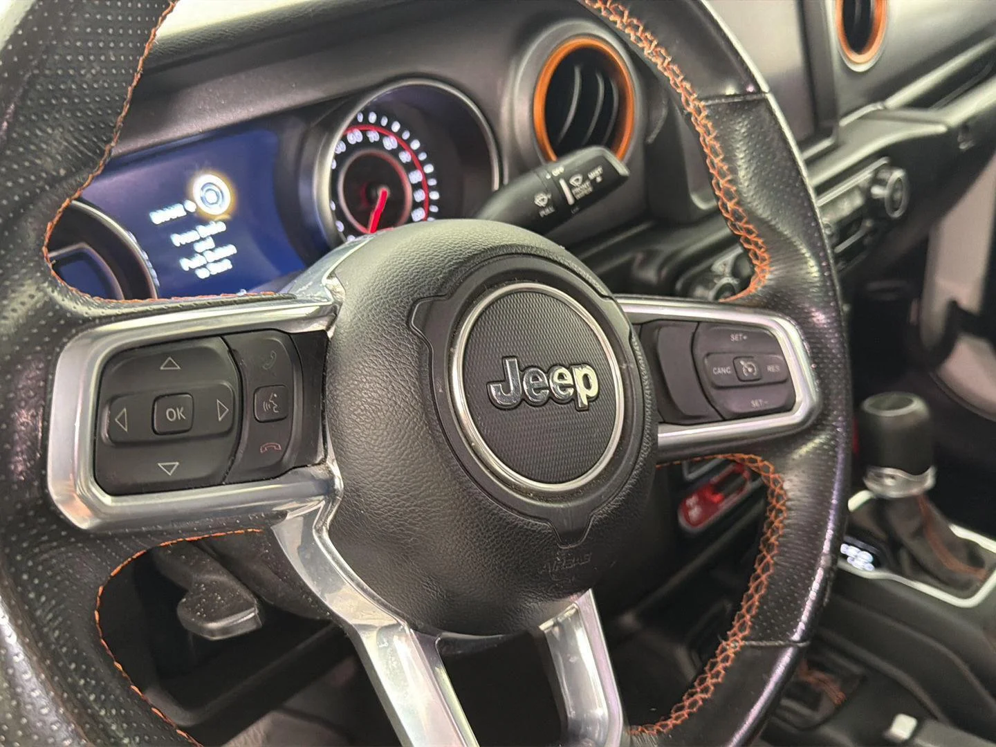 Used 2022 Bright White Clearcoat Jeep Mojave image 12