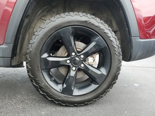 Used 2024 Red Jeep Limited image 9