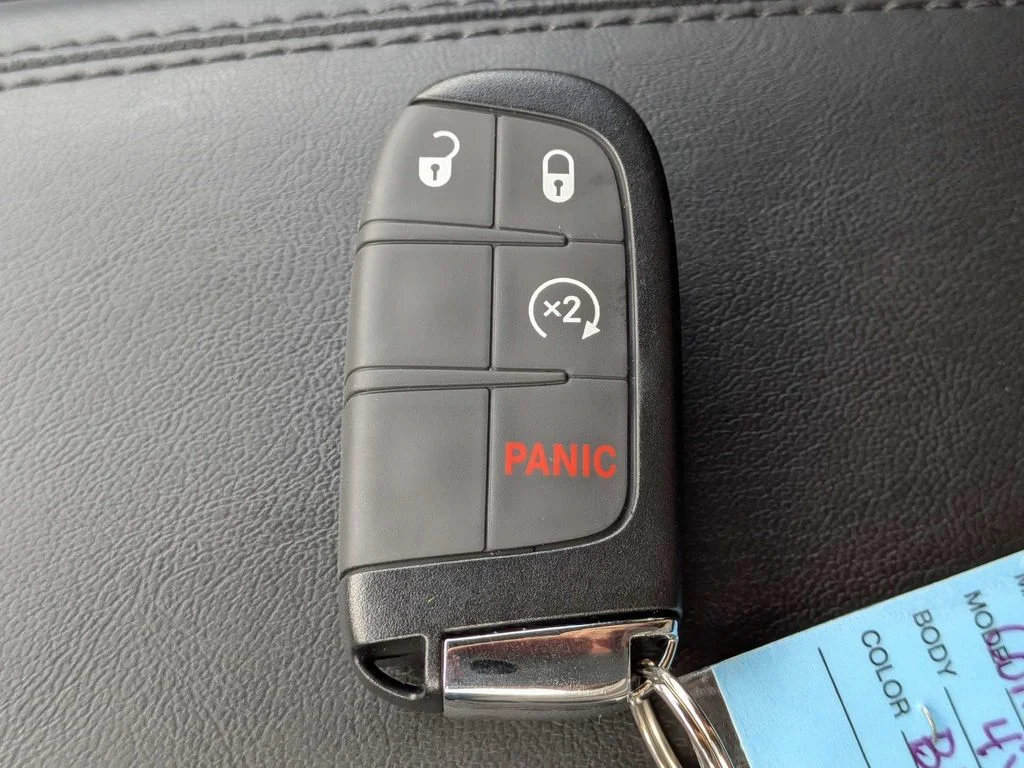 New 2026 Fathom Blue Pearl Coat Jeep Latitude image 31