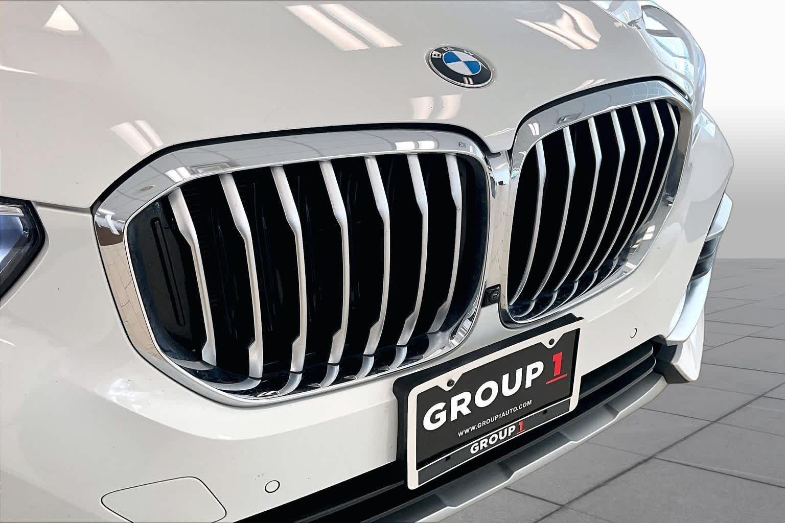 Used 2023 Alpine White BMW sDrive40i image 28