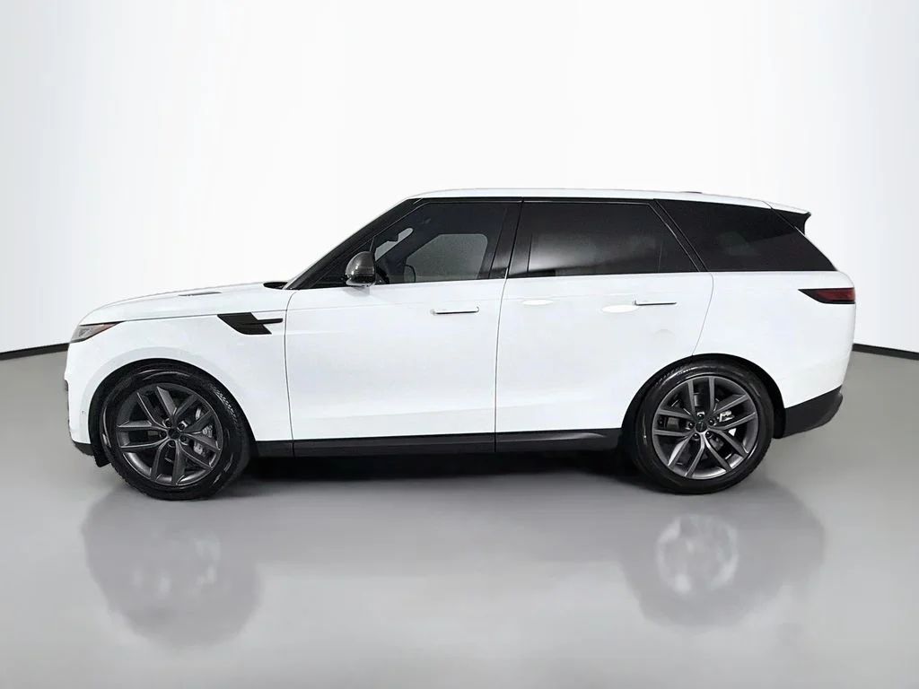 New 2026 Fuji White Land Rover SE image 8
